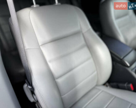 Черный Додж Магнум, объемом двигателя 3.5 л и пробегом 252 тыс. км за 8900 $, фото 54 на Automoto.ua