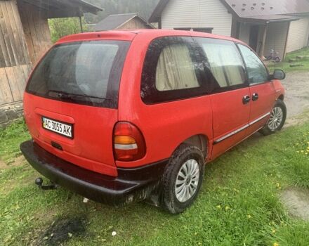 Красный Додж Монако, объемом двигателя 2.5 л и пробегом 220 тыс. км за 2600 $, фото 4 на Automoto.ua