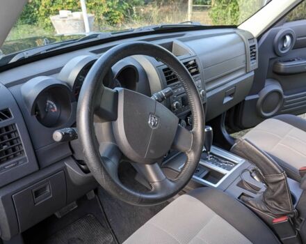 Черный Додж Нитро, объемом двигателя 3.7 л и пробегом 68 тыс. км за 12200 $, фото 9 на Automoto.ua