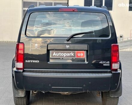 Чорний Додж Nitro, об'ємом двигуна 2.8 л та пробігом 320 тис. км за 8690 $, фото 9 на Automoto.ua