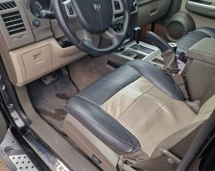 Черный Додж Нитро, объемом двигателя 3.7 л и пробегом 248 тыс. км за 8500 $, фото 5 на Automoto.ua