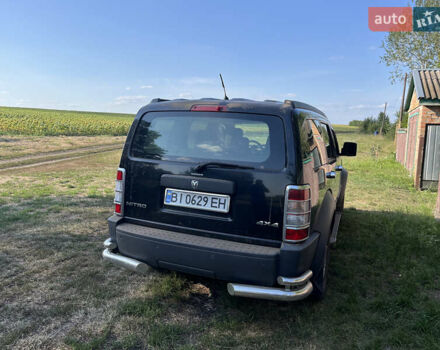 Чорний Додж Nitro, об'ємом двигуна 3.7 л та пробігом 237 тис. км за 7200 $, фото 4 на Automoto.ua