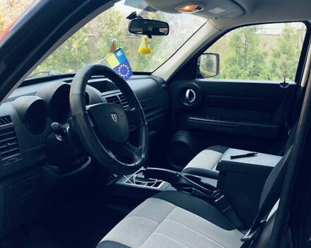 Чорний Додж Nitro, об'ємом двигуна 2.8 л та пробігом 133 тис. км за 9700 $, фото 8 на Automoto.ua