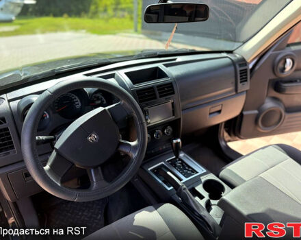 Чорний Додж Nitro, об'ємом двигуна 3.7 л та пробігом 0 тис. км за 10500 $, фото 10 на Automoto.ua