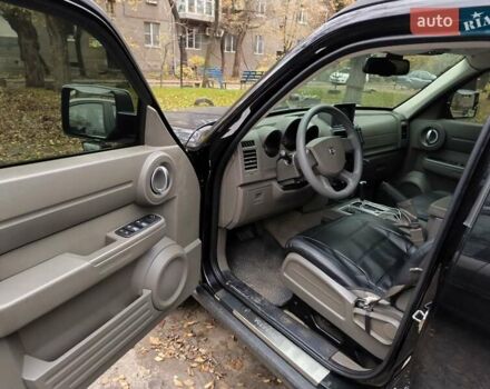 Чорний Додж Nitro, об'ємом двигуна 2.8 л та пробігом 85 тис. км за 9500 $, фото 2 на Automoto.ua