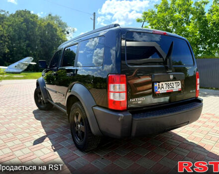 Чорний Додж Nitro, об'ємом двигуна 3.7 л та пробігом 0 тис. км за 10500 $, фото 5 на Automoto.ua