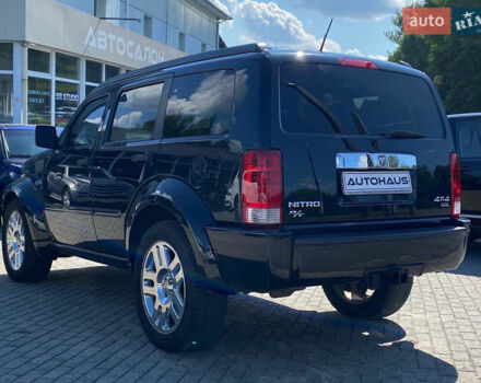 Черный Додж Нитро, объемом двигателя 4 л и пробегом 129 тыс. км за 8900 $, фото 5 на Automoto.ua