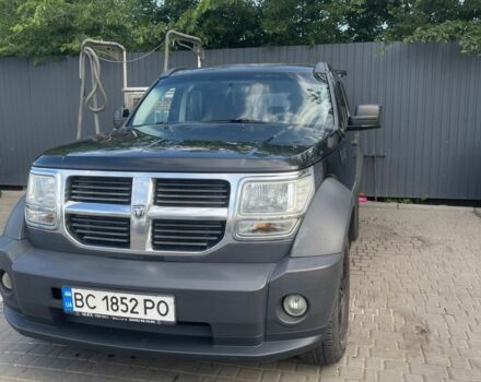 Чорний Додж Nitro, об'ємом двигуна 2.8 л та пробігом 415 тис. км за 6500 $, фото 2 на Automoto.ua