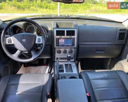 Черный Додж Нитро, объемом двигателя 4 л и пробегом 129 тыс. км за 8900 $, фото 12 на Automoto.ua