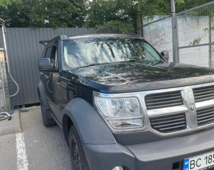 Чорний Додж Nitro, об'ємом двигуна 2.8 л та пробігом 415 тис. км за 6500 $, фото 1 на Automoto.ua