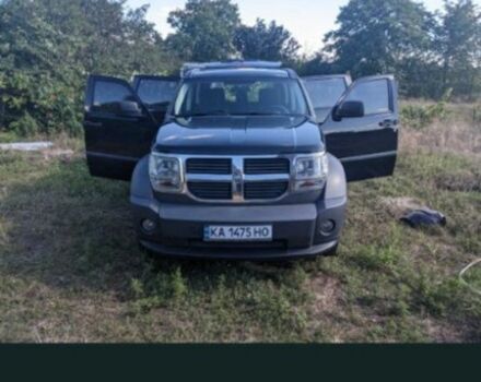 Черный Додж Нитро, объемом двигателя 3.7 л и пробегом 70 тыс. км за 12500 $, фото 1 на Automoto.ua