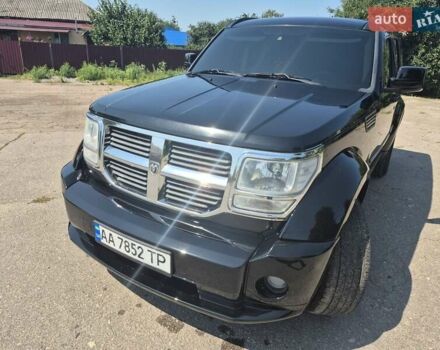 Черный Додж Нитро, объемом двигателя 3.7 л и пробегом 235 тыс. км за 11500 $, фото 1 на Automoto.ua