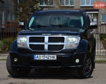 Черный Додж Нитро, объемом двигателя 2.8 л и пробегом 272 тыс. км за 8600 $, фото 1 на Automoto.ua