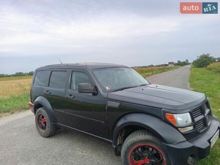 Чорний Додж Nitro, об'ємом двигуна 4 л та пробігом 90 тис. км за 5500 $, фото 1 на Automoto.ua