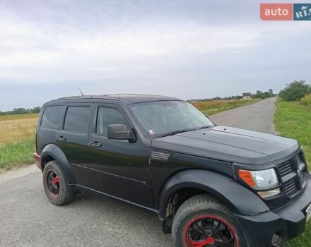 Чорний Додж Nitro, об'ємом двигуна 4 л та пробігом 90 тис. км за 5500 $, фото 1 на Automoto.ua