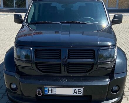 Чорний Додж Nitro, об'ємом двигуна 2.8 л та пробігом 200 тис. км за 10000 $, фото 1 на Automoto.ua