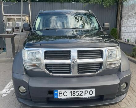 Чорний Додж Nitro, об'ємом двигуна 2.8 л та пробігом 415 тис. км за 6500 $, фото 1 на Automoto.ua