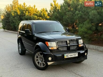 Чорний Додж Nitro, об'ємом двигуна 4 л та пробігом 84 тис. км за 12500 $, фото 1 на Automoto.ua