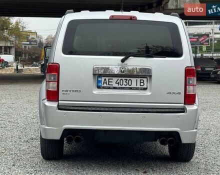 Серый Додж Нитро, объемом двигателя 3.7 л и пробегом 185 тыс. км за 6500 $, фото 6 на Automoto.ua