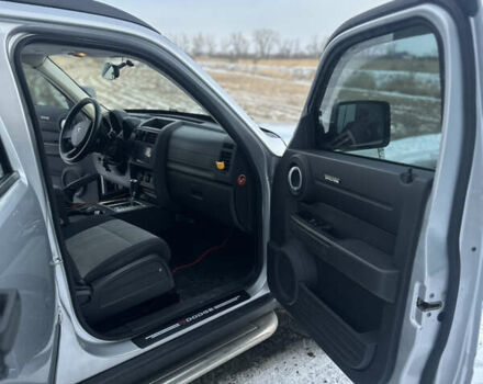 Сірий Додж Nitro, об'ємом двигуна 2.78 л та пробігом 230 тис. км за 10000 $, фото 8 на Automoto.ua