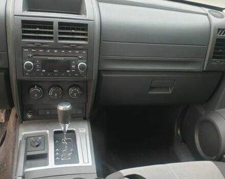 Серый Додж Нитро, объемом двигателя 0 л и пробегом 165 тыс. км за 7300 $, фото 5 на Automoto.ua