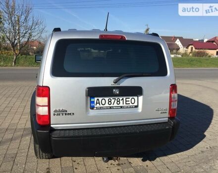 Сірий Додж Nitro, об'ємом двигуна 2.8 л та пробігом 220 тис. км за 6950 $, фото 3 на Automoto.ua