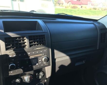 Сірий Додж Nitro, об'ємом двигуна 2.8 л та пробігом 220 тис. км за 6950 $, фото 15 на Automoto.ua