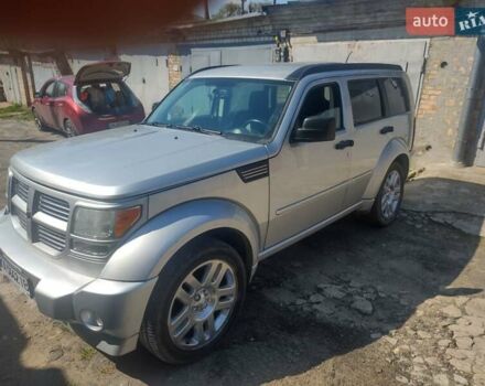 Сірий Додж Nitro, об'ємом двигуна 4 л та пробігом 60 тис. км за 22900 $, фото 1 на Automoto.ua