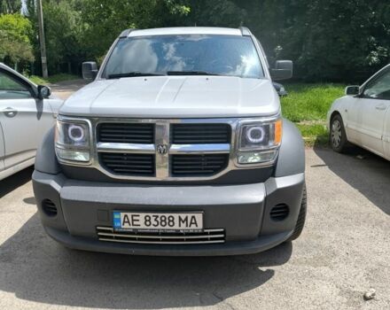 Серый Додж Нитро, объемом двигателя 0 л и пробегом 220 тыс. км за 10000 $, фото 1 на Automoto.ua