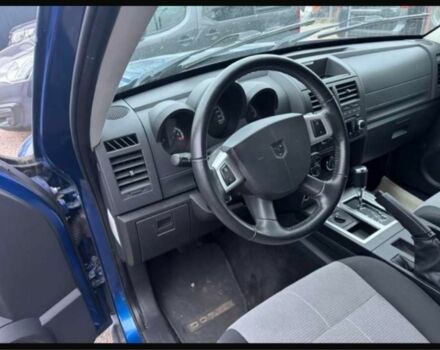 Синий Додж Нитро, объемом двигателя 2.8 л и пробегом 190 тыс. км за 8500 $, фото 4 на Automoto.ua
