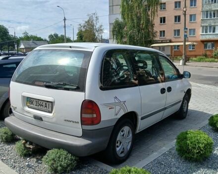 Белый Додж РАМ, объемом двигателя 2.5 л и пробегом 350 тыс. км за 2900 $, фото 2 на Automoto.ua