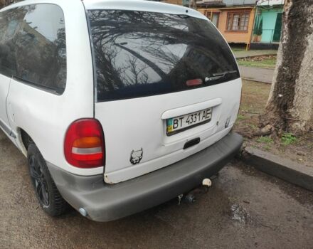 Білий Додж RAM, об'ємом двигуна 2.4 л та пробігом 255 тис. км за 1750 $, фото 5 на Automoto.ua