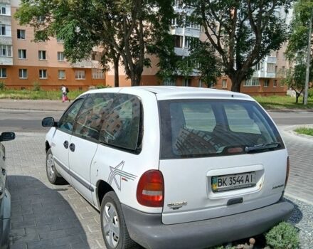 Белый Додж РАМ, объемом двигателя 2.5 л и пробегом 350 тыс. км за 2900 $, фото 3 на Automoto.ua