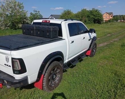 Білий Додж RAM, об'ємом двигуна 5 л та пробігом 150 тис. км за 30000 $, фото 11 на Automoto.ua