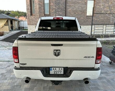 Белый Додж РАМ, объемом двигателя 5.7 л и пробегом 173 тыс. км за 22500 $, фото 2 на Automoto.ua