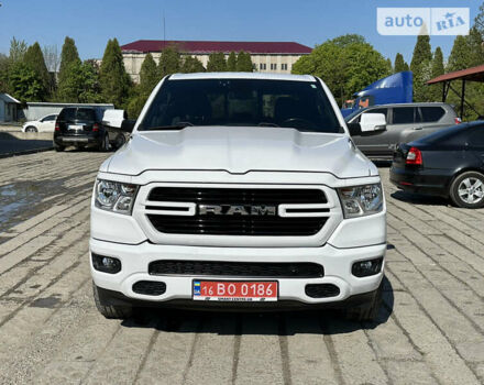 Білий Додж RAM, об'ємом двигуна 5.7 л та пробігом 171 тис. км за 39800 $, фото 1 на Automoto.ua