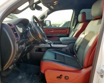 Белый Додж РАМ, объемом двигателя 5.7 л и пробегом 34 тыс. км за 15200 $, фото 6 на Automoto.ua