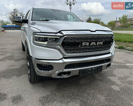 Белый Додж РАМ, объемом двигателя 5.7 л и пробегом 68 тыс. км за 58000 $, фото 13 на Automoto.ua
