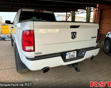 Білий Додж RAM, об'ємом двигуна 5.7 л та пробігом 112 тис. км за 25500 $, фото 3 на Automoto.ua