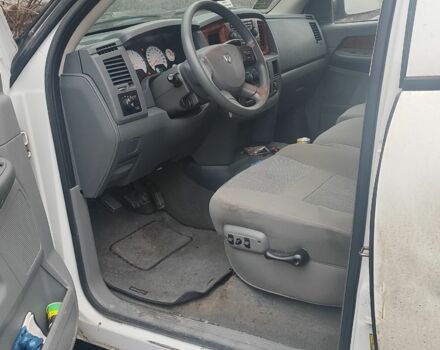 Белый Додж РАМ, объемом двигателя 6 л и пробегом 230 тыс. км за 8500 $, фото 1 на Automoto.ua