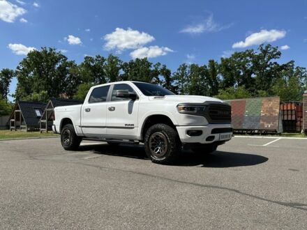 Додж RAM 2019 у Києві на Automoto.ua Білий Додж RAM, об'ємом двигуна 5.7 л та пробігом 76 тис. км за 56000 $, фото 1 на Automoto.ua