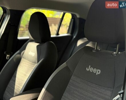 Черный Додж РАМ, объемом двигателя 5 л и пробегом 1 тыс. км за 25210 $, фото 4 на Automoto.ua