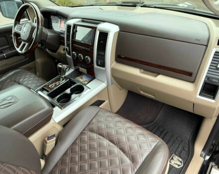 Чорний Додж RAM, об'ємом двигуна 5.7 л та пробігом 166 тис. км за 16700 $, фото 19 на Automoto.ua