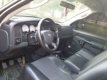 Чорний Додж RAM, об'ємом двигуна 4.7 л та пробігом 250 тис. км за 15500 $, фото 1 на Automoto.ua