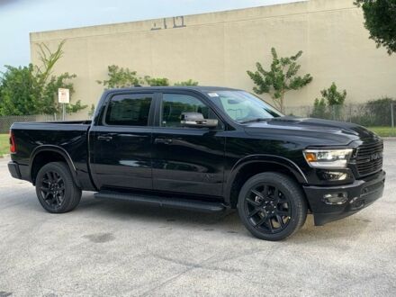 Чорний Додж RAM, об'ємом двигуна 5.7 л та пробігом 0 тис. км за 92000 $, фото 1 на Automoto.ua