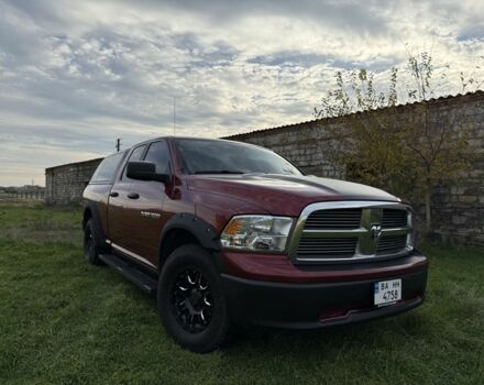 Красный Додж РАМ, объемом двигателя 4.7 л и пробегом 205 тыс. км за 9800 $, фото 1 на Automoto.ua