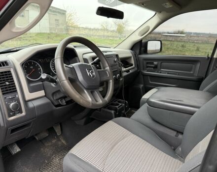 Красный Додж РАМ, объемом двигателя 4.7 л и пробегом 205 тыс. км за 9800 $, фото 12 на Automoto.ua