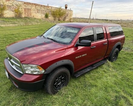 Красный Додж РАМ, объемом двигателя 4.7 л и пробегом 205 тыс. км за 9800 $, фото 2 на Automoto.ua
