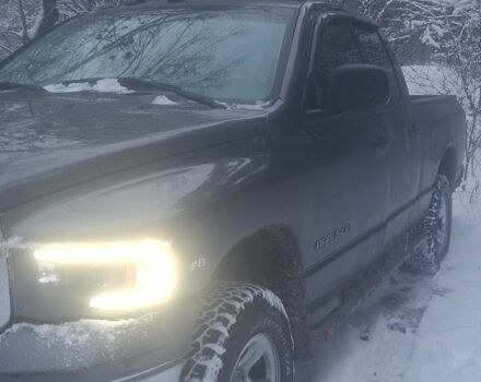 Серый Додж РАМ, объемом двигателя 4.7 л и пробегом 220 тыс. км за 9000 $, фото 2 на Automoto.ua