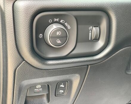 Серый Додж РАМ, объемом двигателя 5.7 л и пробегом 65 тыс. км за 41990 $, фото 29 на Automoto.ua